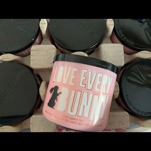 Bath & body works sweet carrot cake candle